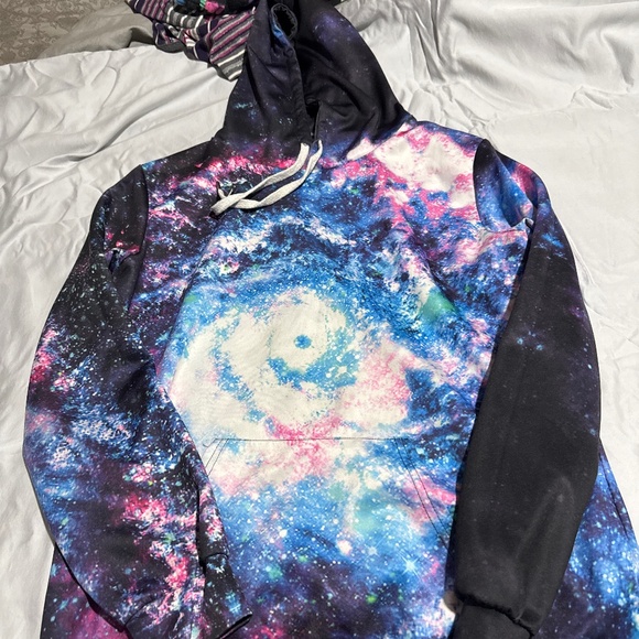 Kids lined colorful hoodie, has front pocket. Excellent condition. Size S/M - Picture 1 of 2
